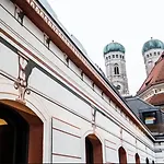 Do & Co Szálloda 5*